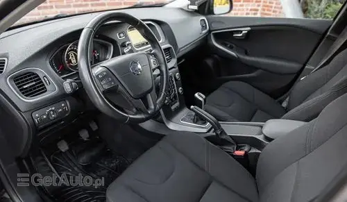 VOLVO V40 Cross Country 