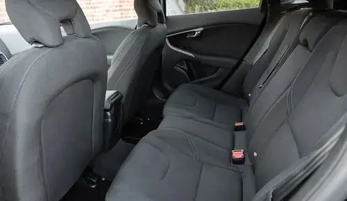 VOLVO V40 Cross Country 