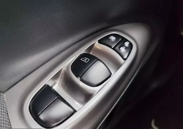 NISSAN Juke 1.6 N-Connecta