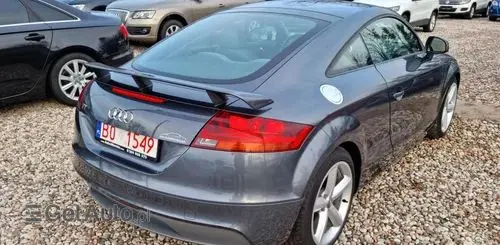 AUDI TT 