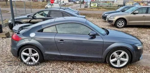 AUDI TT 