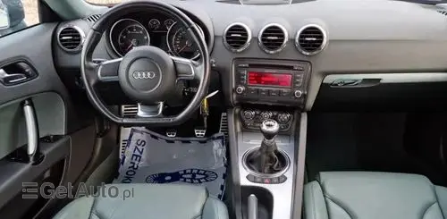 AUDI TT 