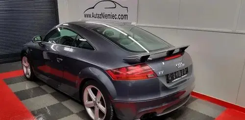 AUDI TT 
