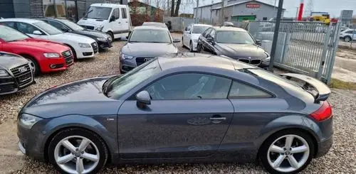 AUDI TT 
