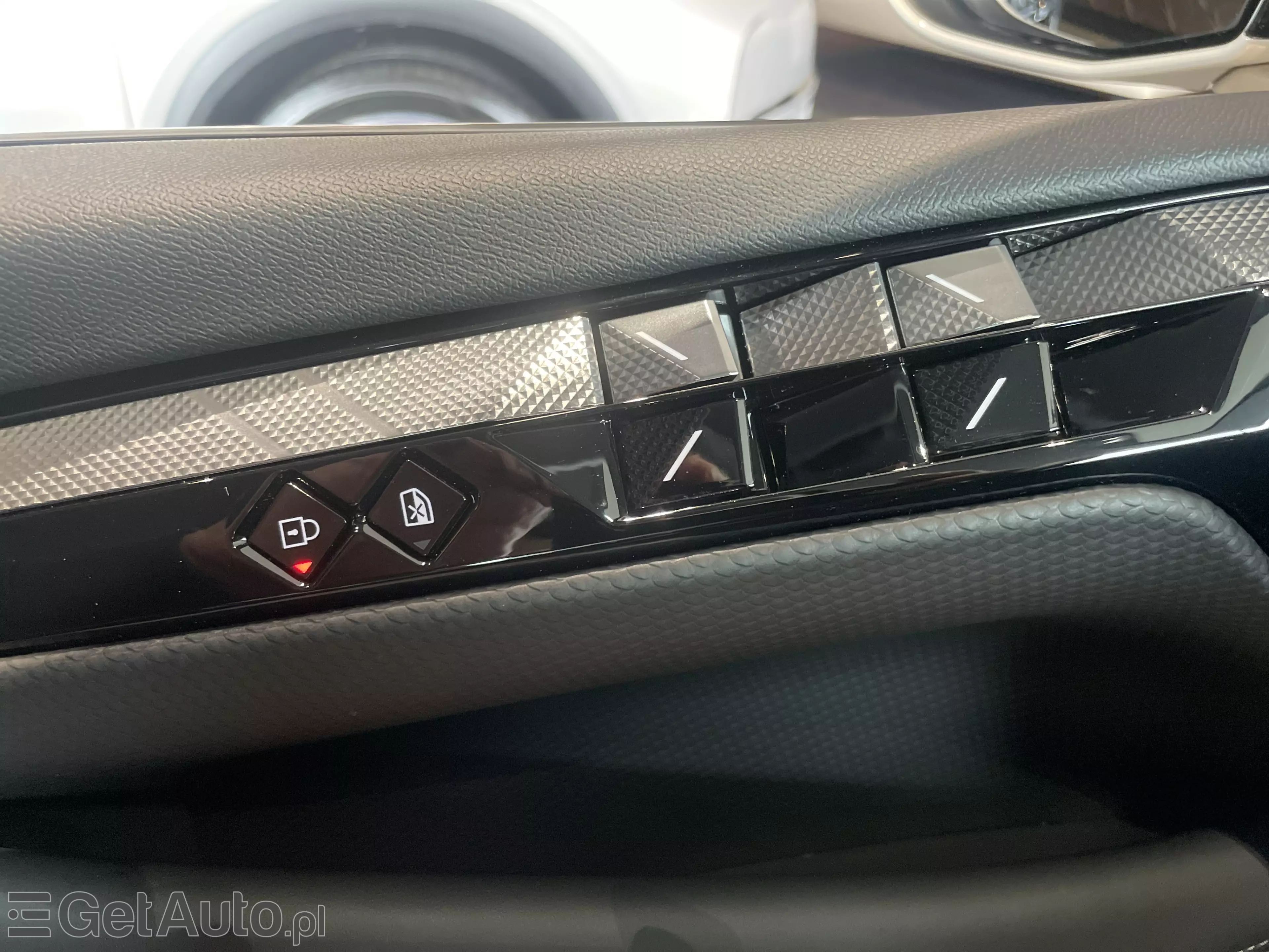 DS 4 