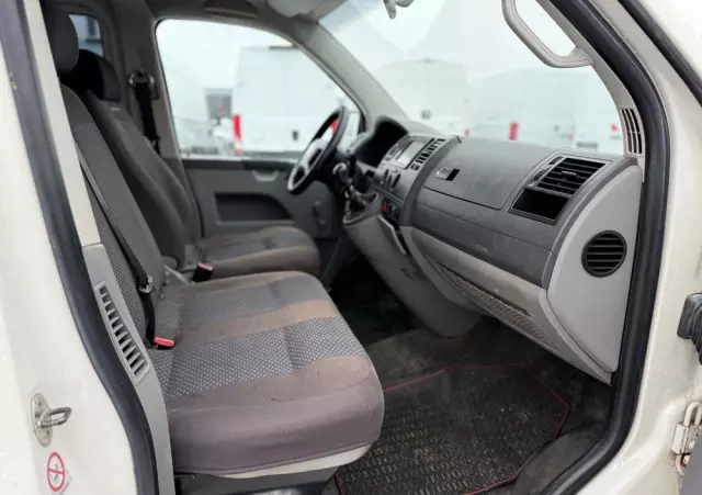 VOLKSWAGEN Transporter T5 TDI L1H1