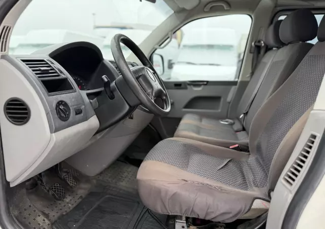 VOLKSWAGEN Transporter T5 TDI L1H1