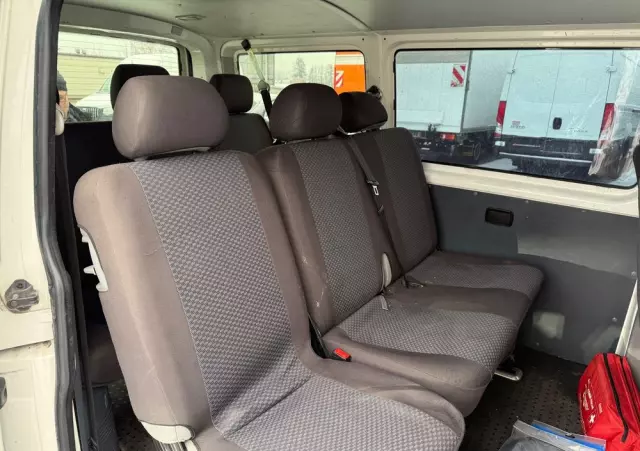 VOLKSWAGEN Transporter T5 TDI L1H1