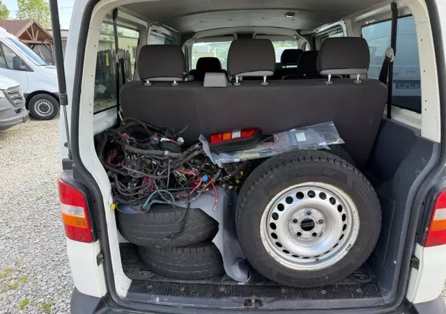 VOLKSWAGEN Transporter T5 TDI L1H1