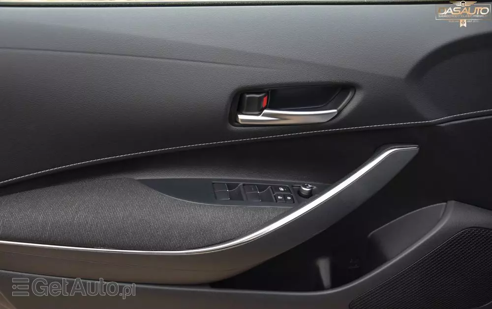 TOYOTA Corolla 1.8 Hybrid Touring Sports Business Edition