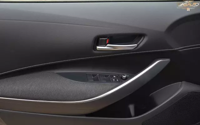 TOYOTA Corolla 1.8 Hybrid Touring Sports Business Edition