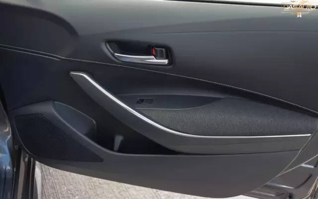 TOYOTA Corolla 1.8 Hybrid Touring Sports Business Edition