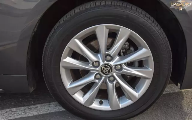 TOYOTA Corolla 1.8 Hybrid Touring Sports Business Edition