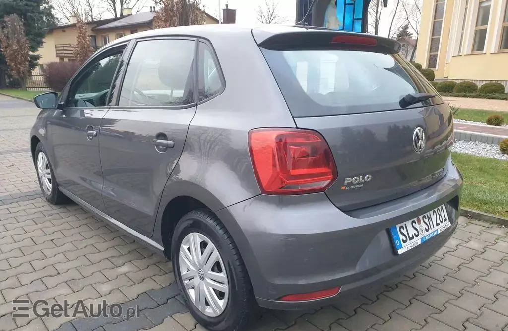 VOLKSWAGEN Polo 