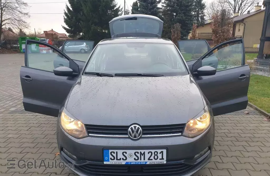 VOLKSWAGEN Polo 