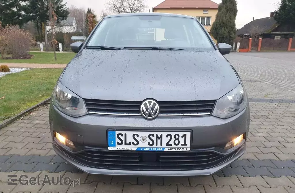 VOLKSWAGEN Polo 