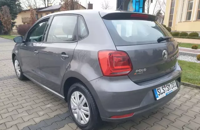 VOLKSWAGEN Polo 