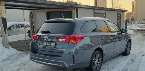 TOYOTA Auris 