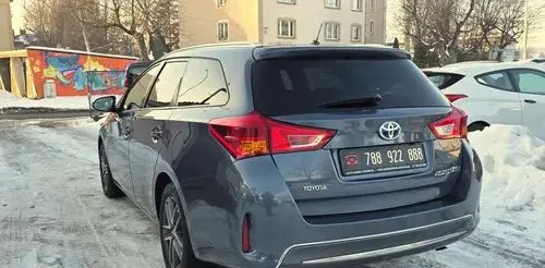 TOYOTA Auris 