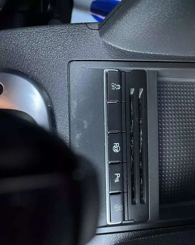 VOLKSWAGEN Touran 2.0 TDI DPF DSG Cross