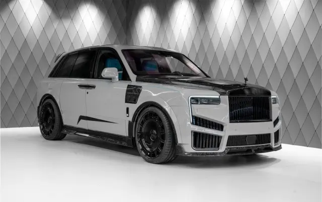 ROLLS-ROYCE Cullinan 