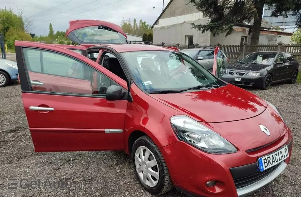 RENAULT Clio 