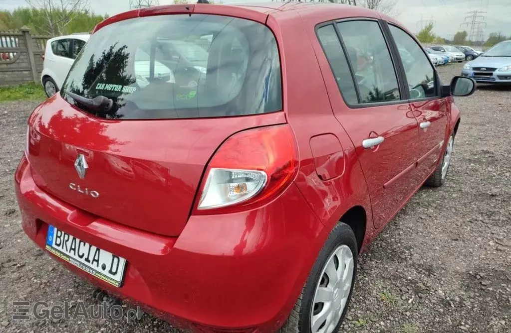 RENAULT Clio 