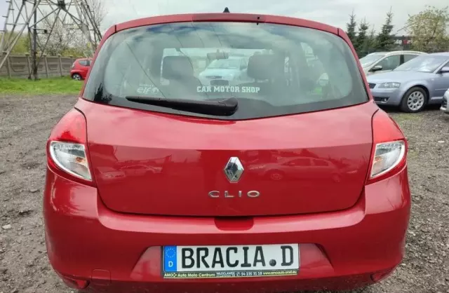 RENAULT Clio 