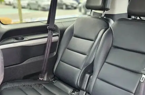 PEUGEOT Traveller 