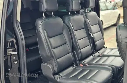 PEUGEOT Traveller 