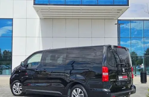 PEUGEOT Traveller 