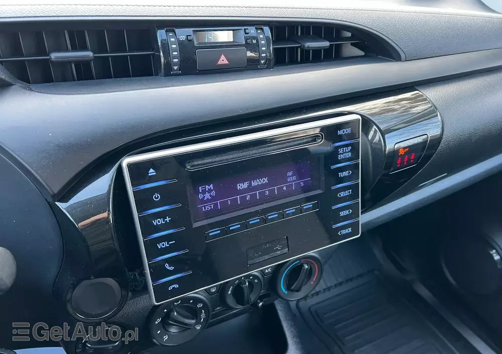 TOYOTA Hilux 2.4 D-4D Double Cab DLX 4x4