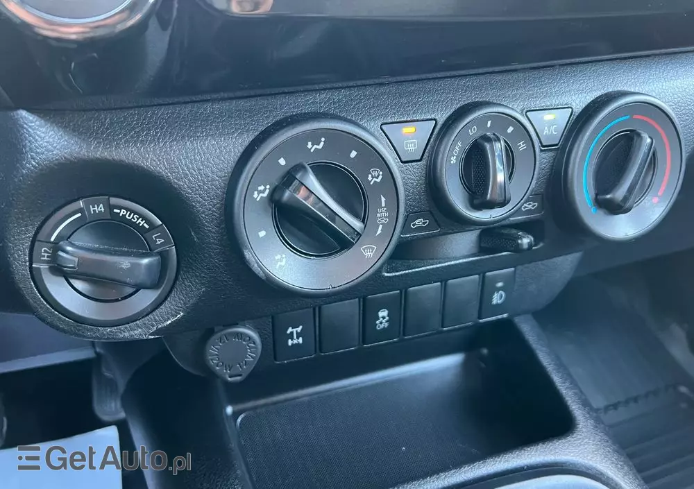 TOYOTA Hilux 2.4 D-4D Double Cab DLX 4x4