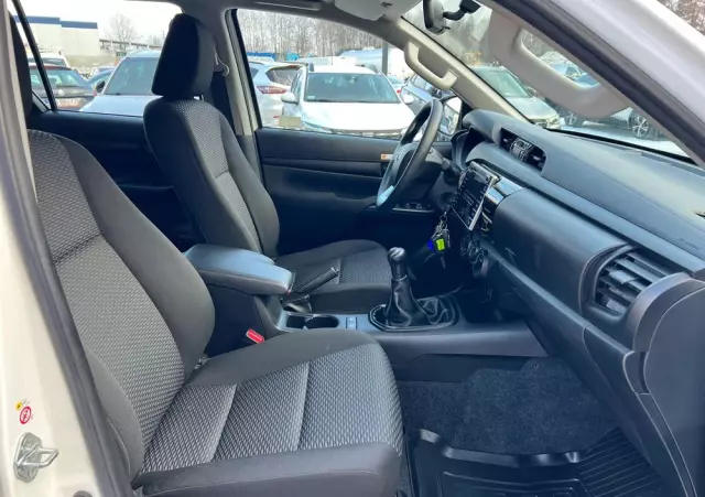 TOYOTA Hilux 2.4 D-4D Double Cab DLX 4x4