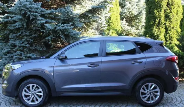 HYUNDAI Tucson 