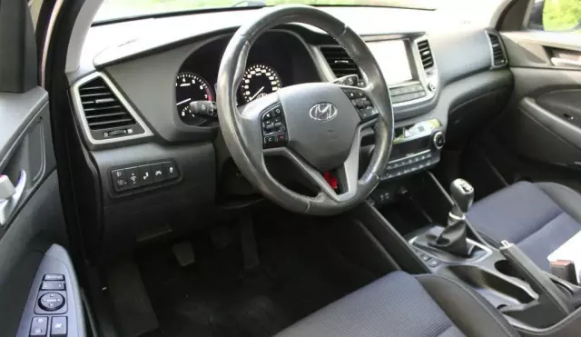 HYUNDAI Tucson 