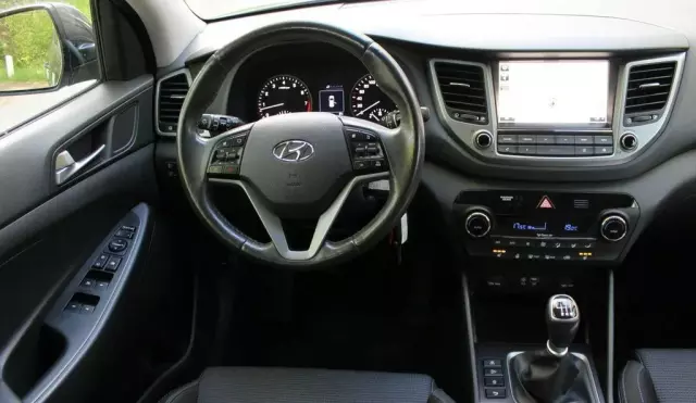 HYUNDAI Tucson 