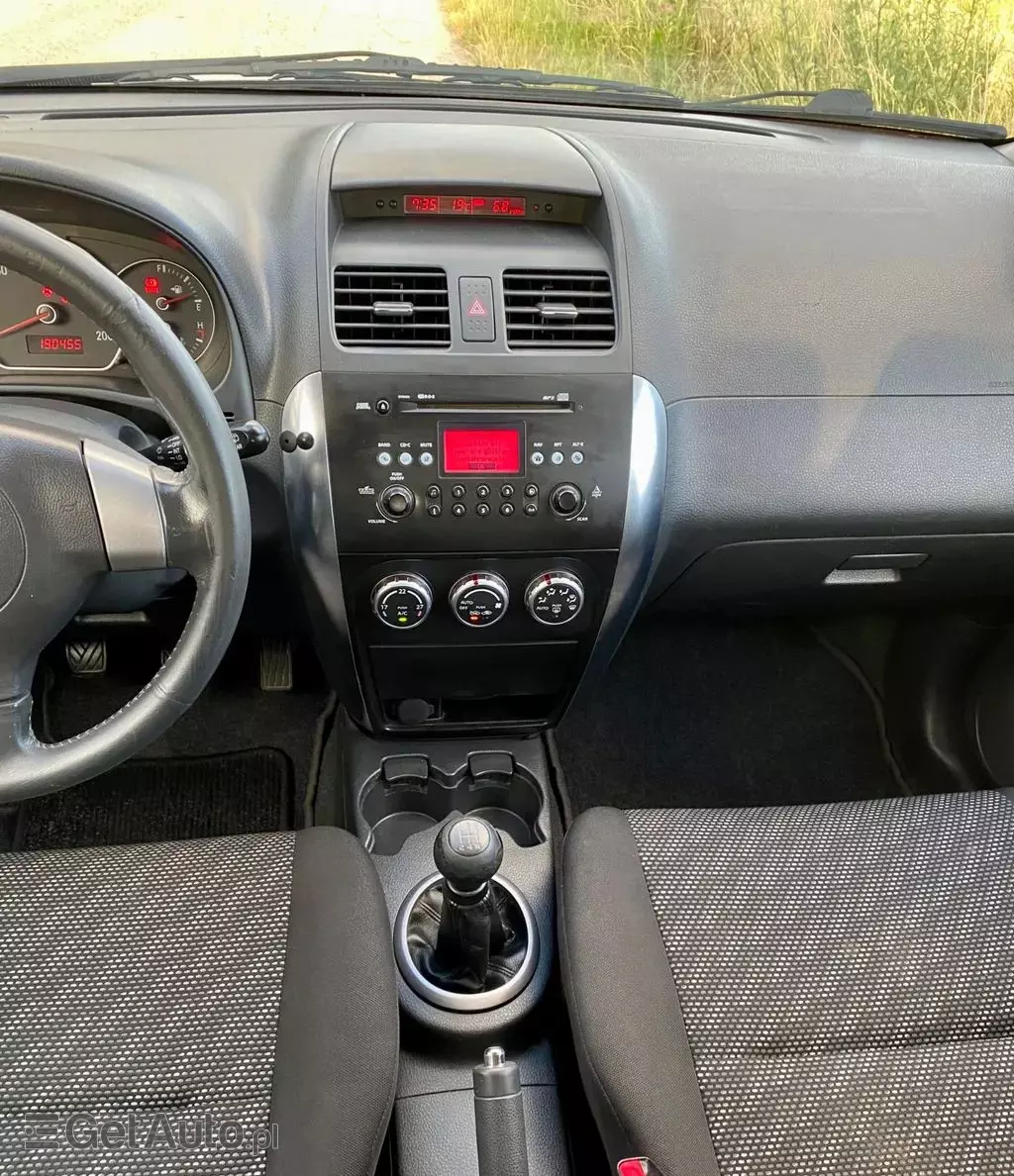 SUZUKI SX4 