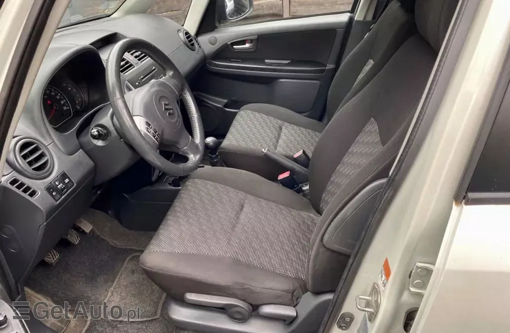 SUZUKI SX4 