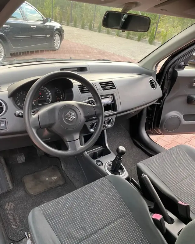 SUZUKI Swift 1.3 GLX / Comfort