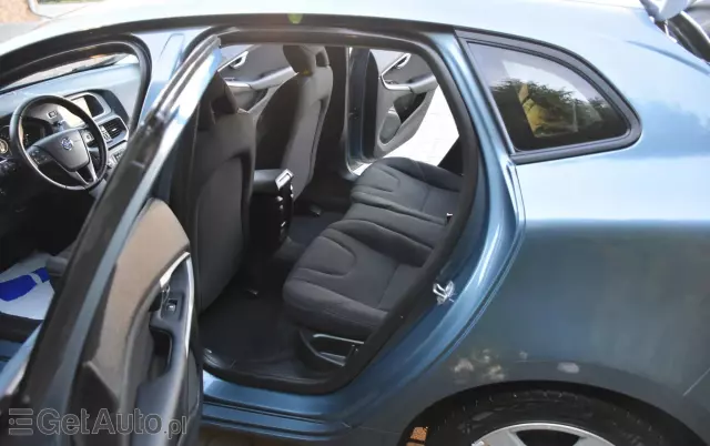 VOLVO V40 D2 Powershift