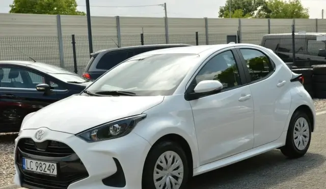 TOYOTA Yaris 