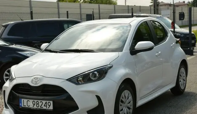 TOYOTA Yaris 