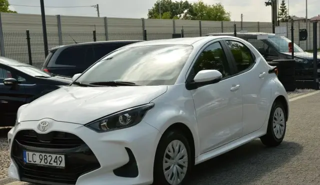TOYOTA Yaris 