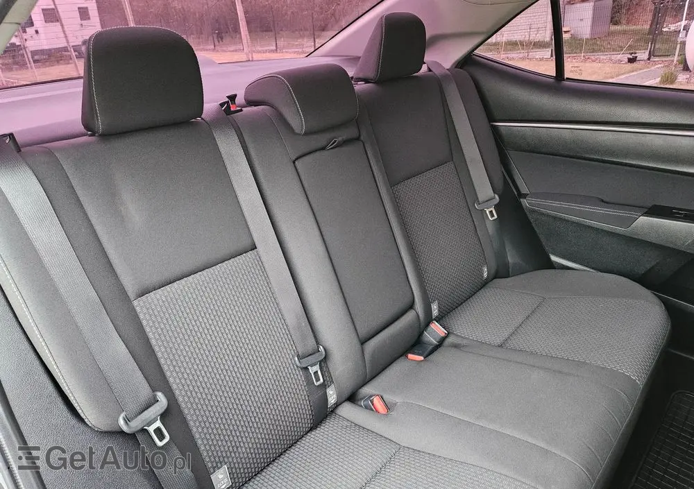 TOYOTA Corolla 1.6 Prestige