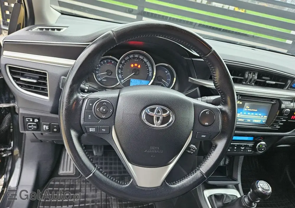 TOYOTA Corolla 1.6 Prestige