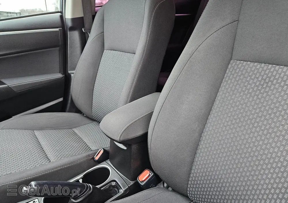 TOYOTA Corolla 1.6 Prestige