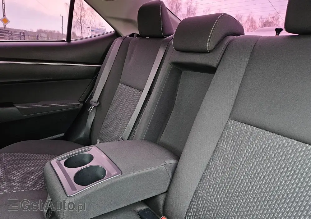 TOYOTA Corolla 1.6 Prestige