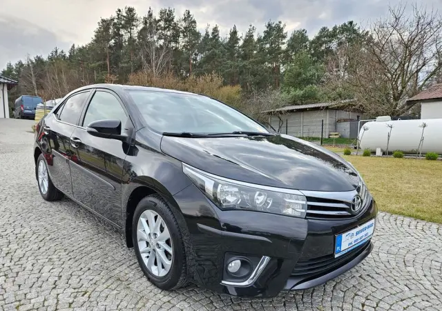 TOYOTA Corolla 1.6 Prestige