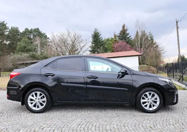 TOYOTA Corolla 1.6 Prestige